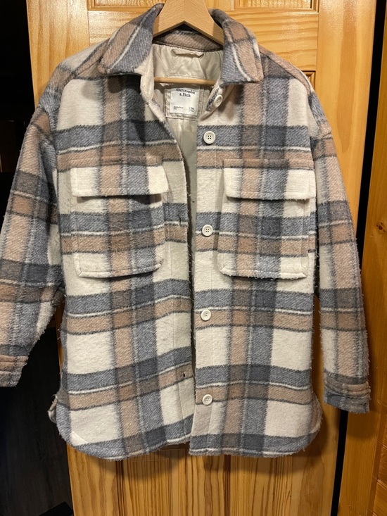 Abercrombie & Fitch Jackets & Blazers - Abercrombie & Fitch Cream Plaid Shacket with Gray Stripes